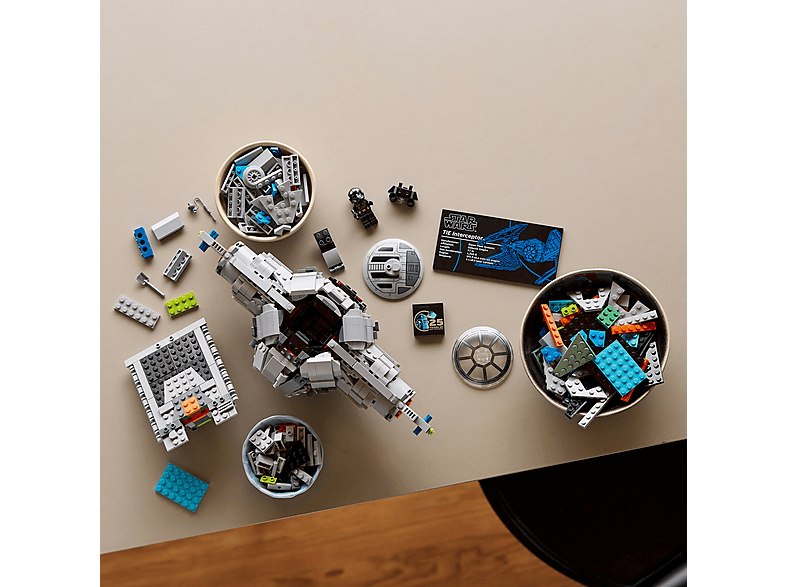 LEGO TIE Interceptor — Juego de construcción, edad recomendada: 18 año(s), 1931 piezas, vista 3